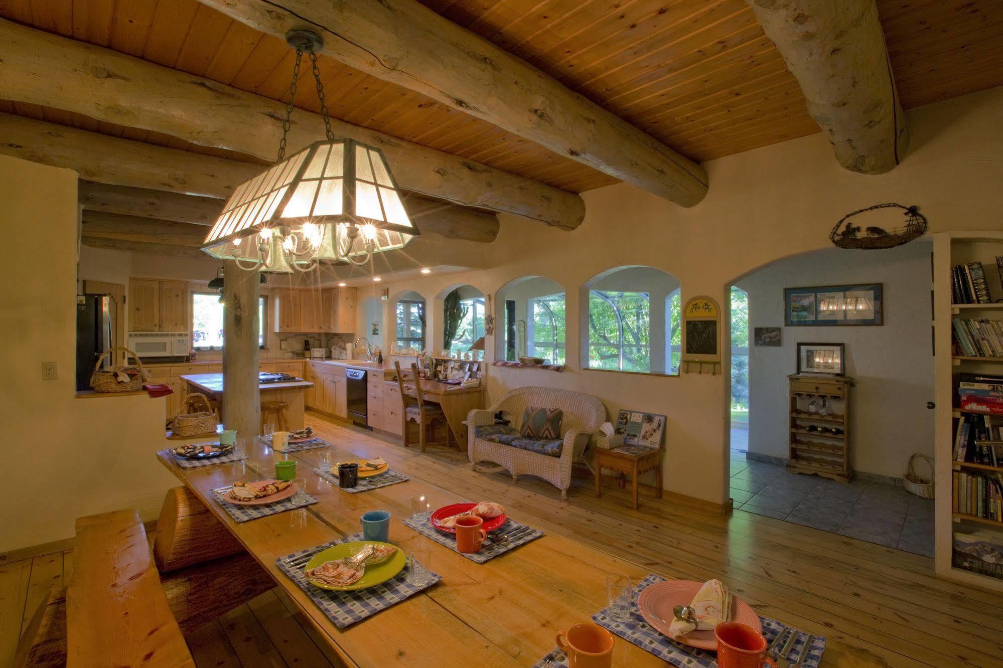 Mariposa Lodge Bed And Breakfast 斯廷博特斯普林斯 外观 照片