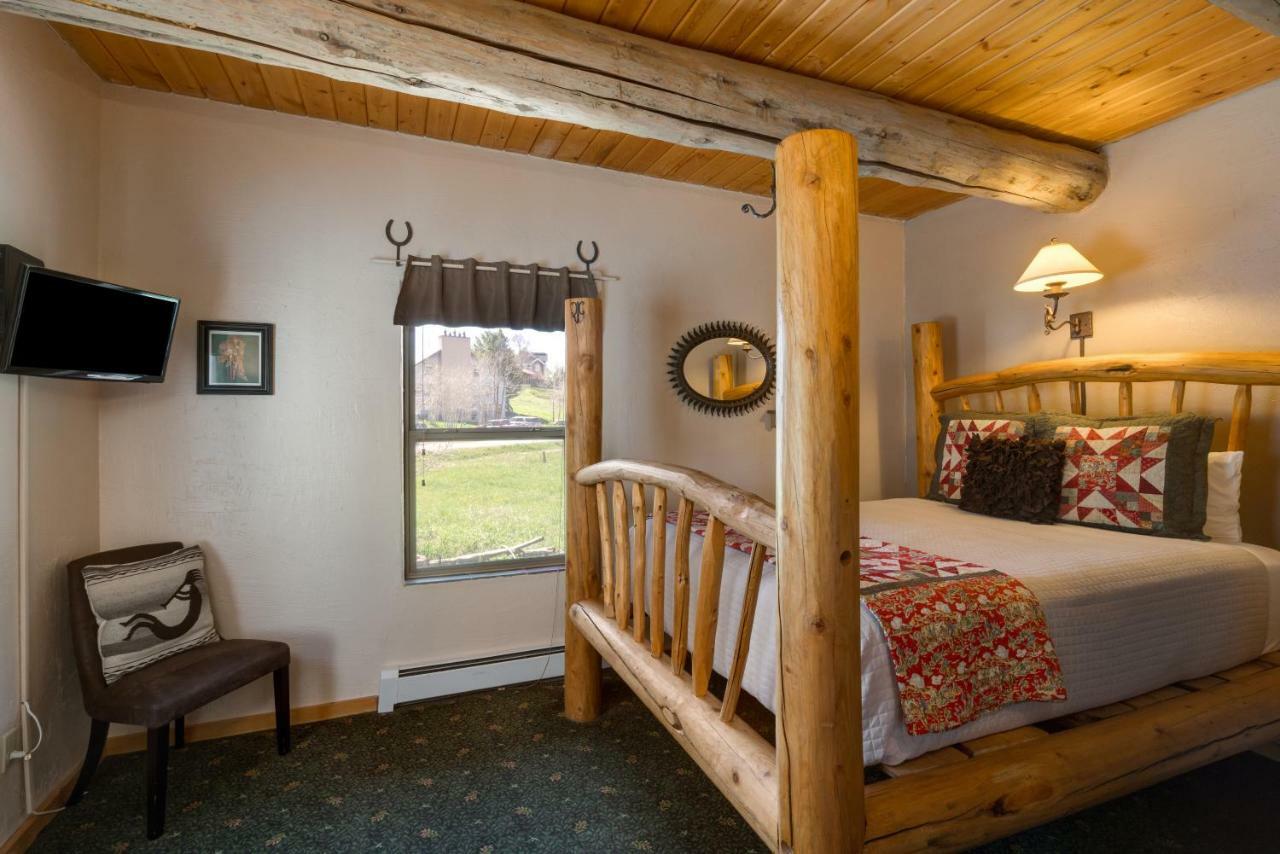 Mariposa Lodge Bed And Breakfast 斯廷博特斯普林斯 外观 照片