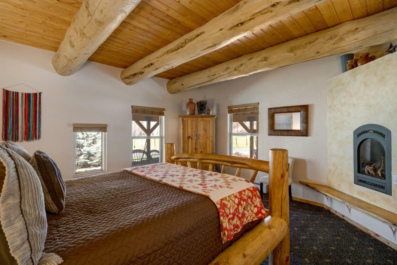 Mariposa Lodge Bed And Breakfast 斯廷博特斯普林斯 外观 照片