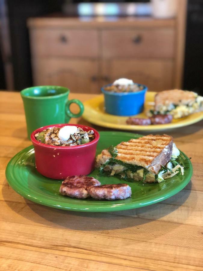 Mariposa Lodge Bed And Breakfast 斯廷博特斯普林斯 外观 照片