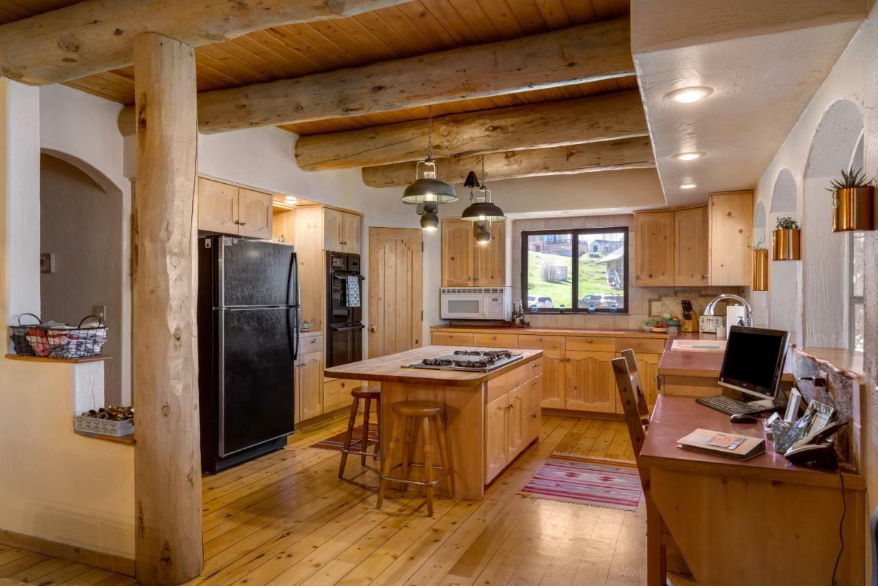 Mariposa Lodge Bed And Breakfast 斯廷博特斯普林斯 外观 照片