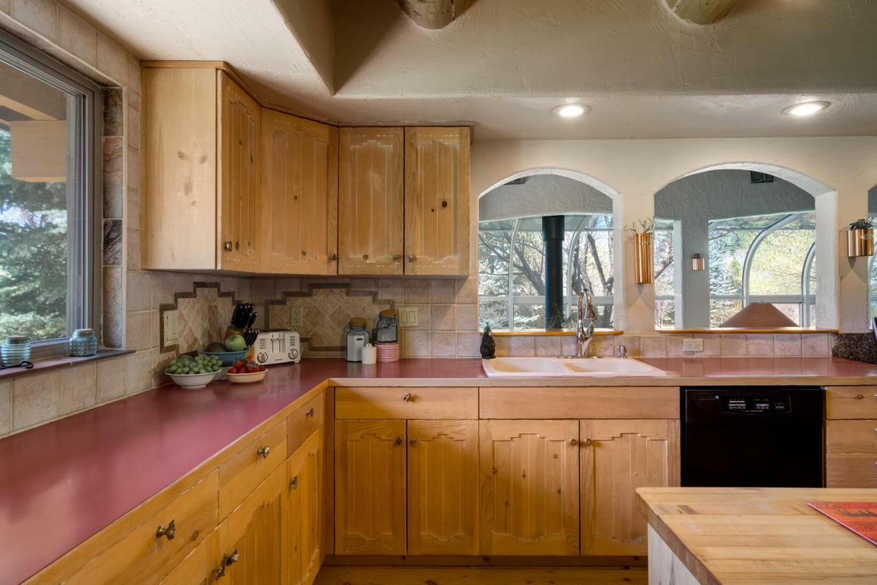 Mariposa Lodge Bed And Breakfast 斯廷博特斯普林斯 外观 照片