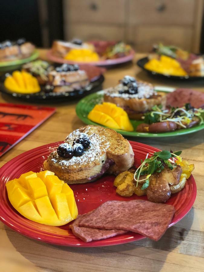Mariposa Lodge Bed And Breakfast 斯廷博特斯普林斯 外观 照片