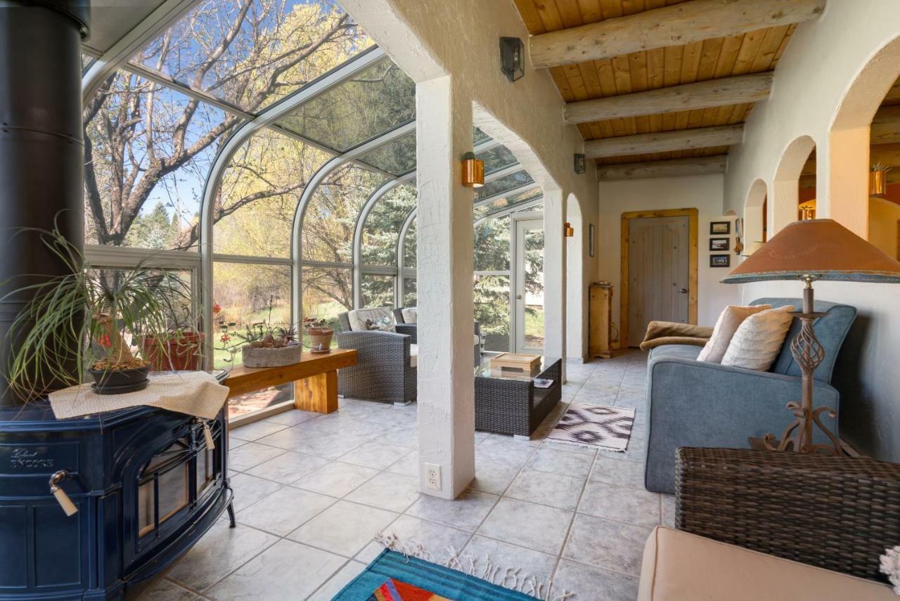 Mariposa Lodge Bed And Breakfast 斯廷博特斯普林斯 外观 照片